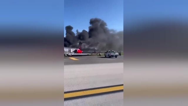آتش سوزی یک هواپیمای MD82 روی باند فرودگاه | آمریکا 