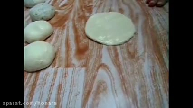 دستور پخت نان خانگی سیاهدانه و ساده با روشی ابتدایی و پایه و طعم عالی 
