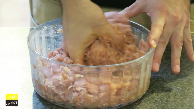 آموزش طرز تهیه همبرگر مرغ خوشمزه