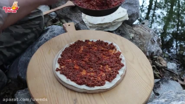 غذا های سنتی ترکی / طرز تهیه نان پیتا با گوشت چرخ کرده 
