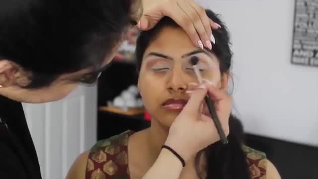 یادگیری آرایش عروس به سبک هندی