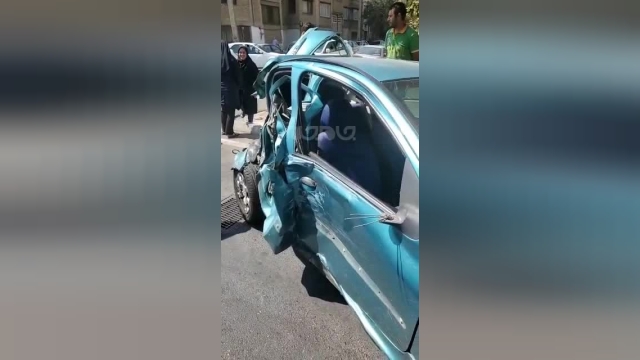 تصادف خودروی حمل سیمان با 7 خودرو در بزرگراه اشرفی اصفهانی‌ | ویدیو 