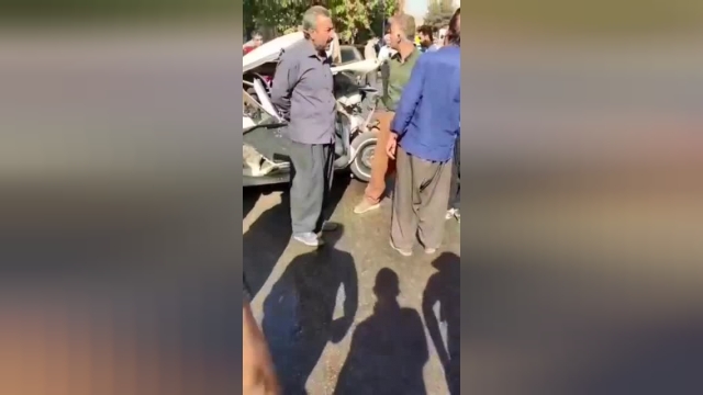تصادف کیا اپتیما با 3 خودروی دیگر در میدان آزادی کرمانشاه | فیلم 