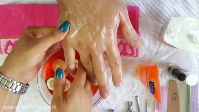 آموزش مانیکور ناخن دست در خانه + ساده و سریع 