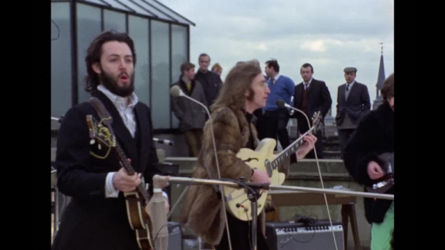 موزیک ویدیو  Don't Let Me Down از The Beatles 