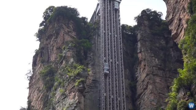 بزرگ ترین آسانسور جهان در کشور چین